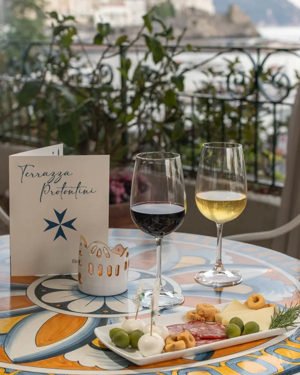 Holiday on the Amalfi Coast | Hotel with sea view