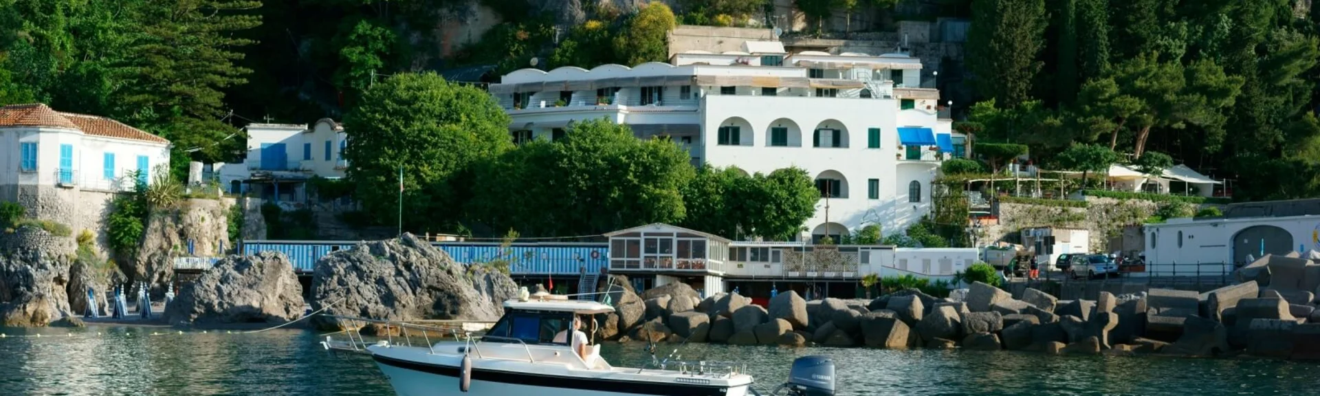 Rent a boat or a rubber dinghy in Amalfi