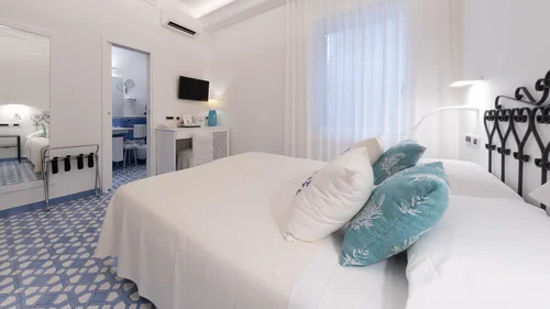 Contact details for Hotel Aurora and residence in Amalfi