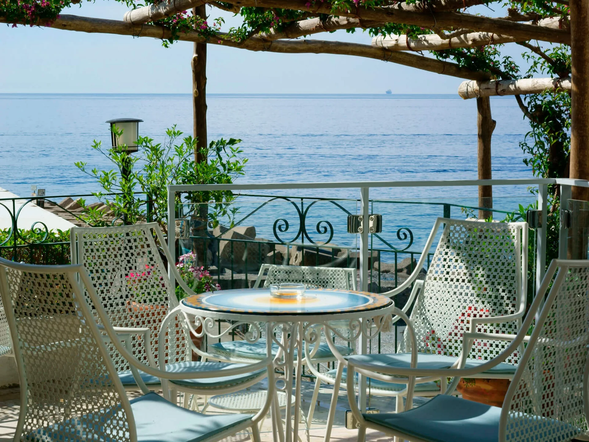 Romantic hotel on the Amalfi Coast | Aurora