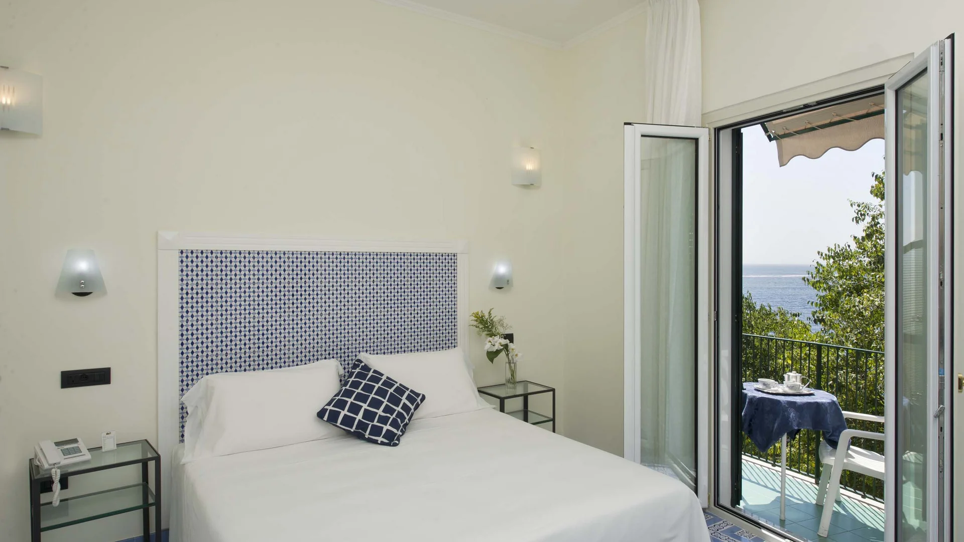 Pictures of Hotel Aurora Amalfi | Sea view rooms and terrace