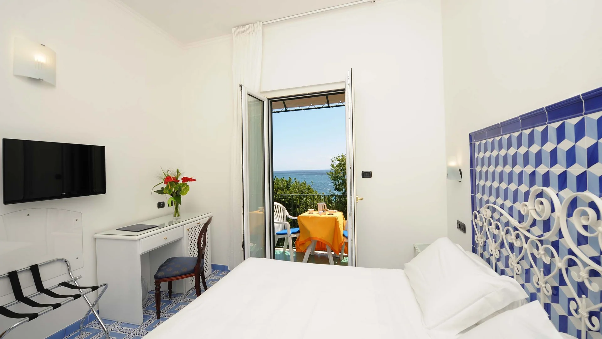 Pictures of Hotel Aurora Amalfi | Sea view rooms and terrace